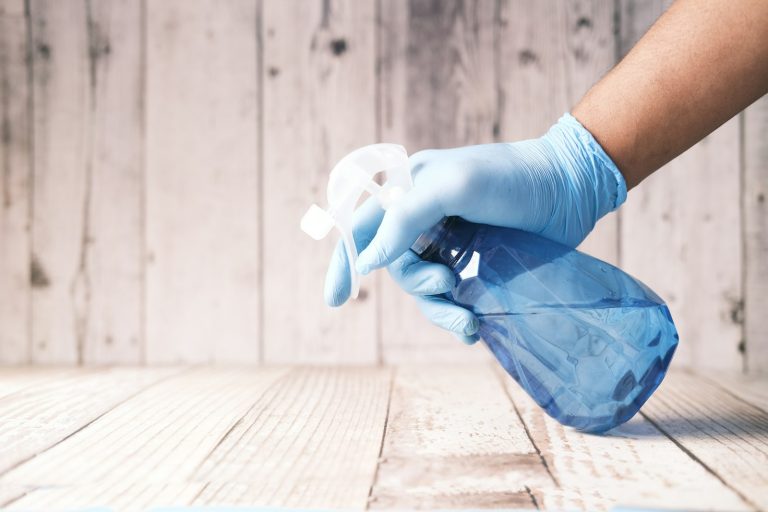 Nettoyage au bicarbonate et vinaigre : le guide complet pour une maison éclatante naturellement